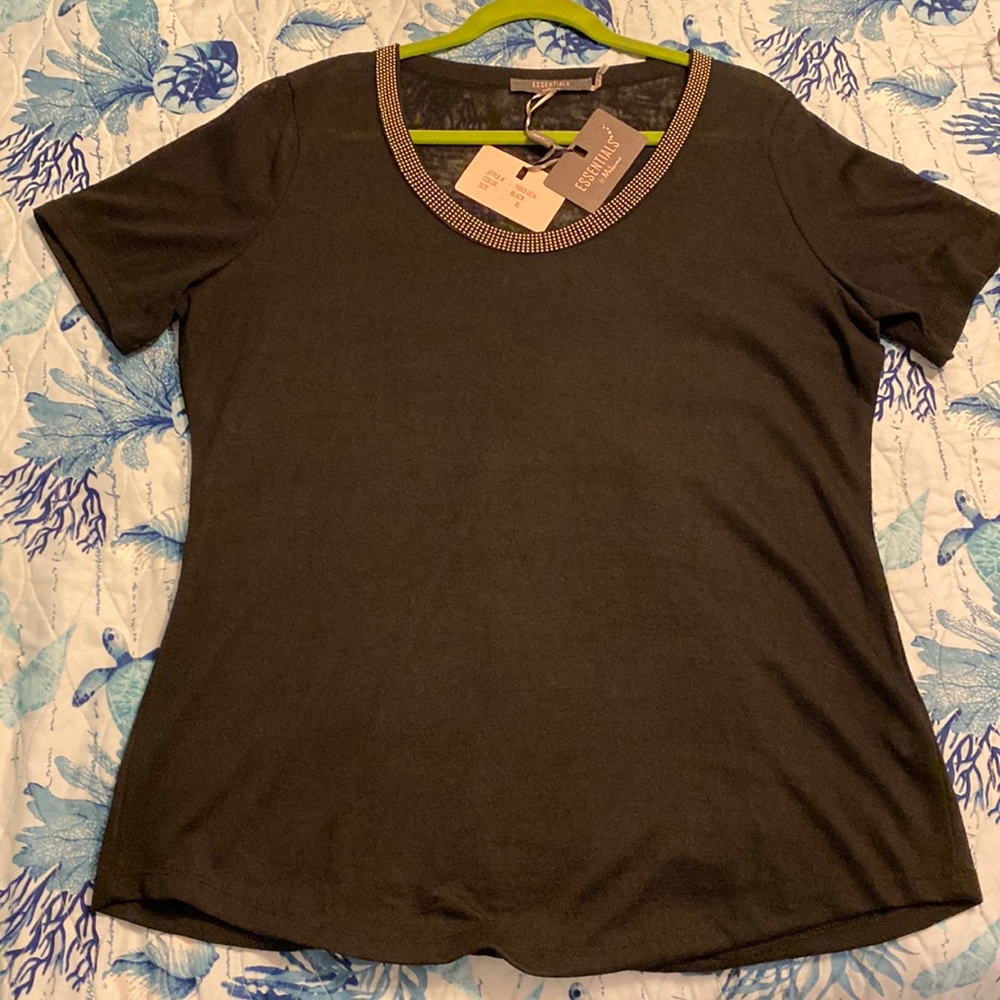 Brand New with tags Essentials By Milano Top Size XL